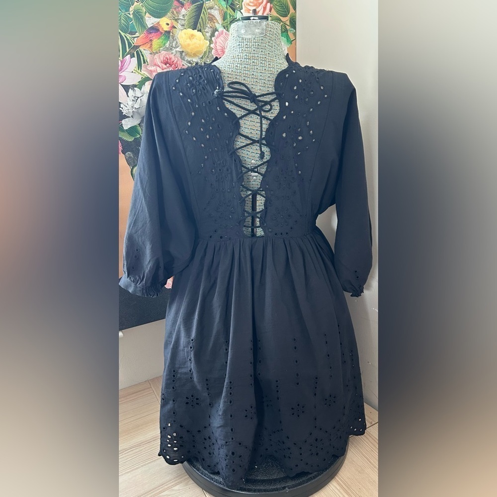 NWT MUSTARD SEED BAILEY EYELET DRESS. Sz.M LACE UP BACK, PUFF SLEEVES, GORGEOUS - Picture 2 of 14